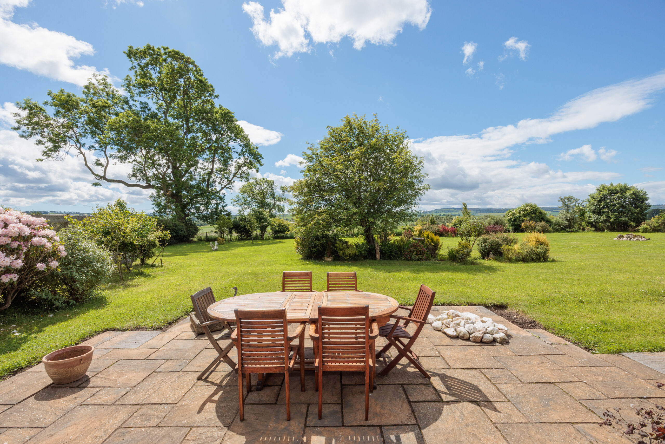 01_exterior-8 – garden