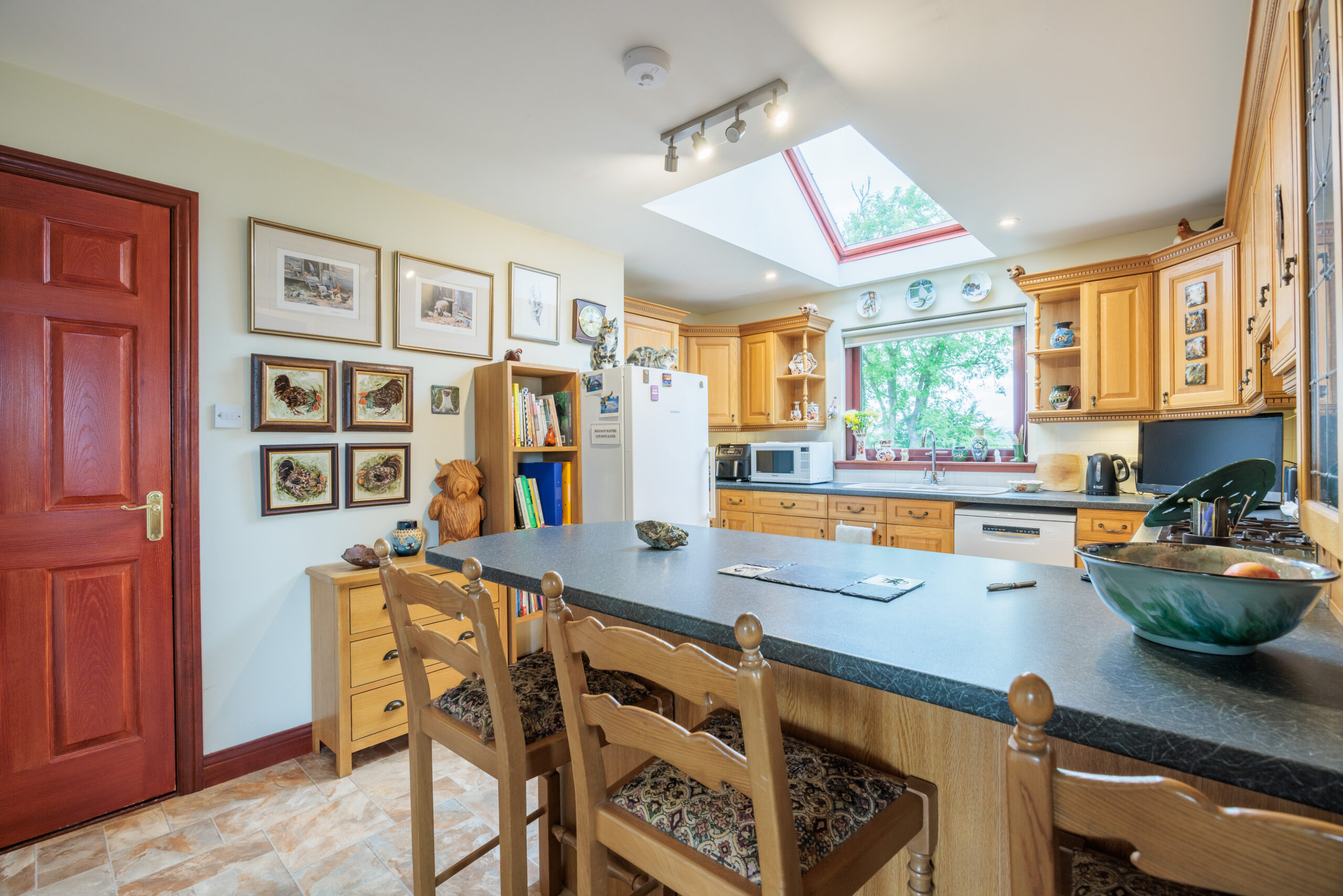 03_kitchen-utility-dining-4